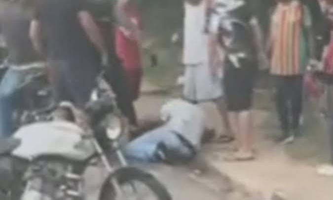 POPULAÇÃO PEGOU: Filho tem as duas pernas quebradas após agredir e ameaçar mãe idosa