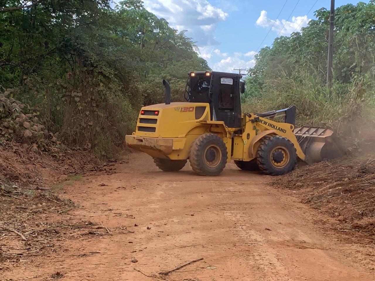 ESTRADA DO BELMONT: Área rural começa a ser recuperada a pedido do vereador Pastor Sandro