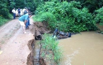 Família desaparece após caminhonete ser arrastada pela força das águas de Rio