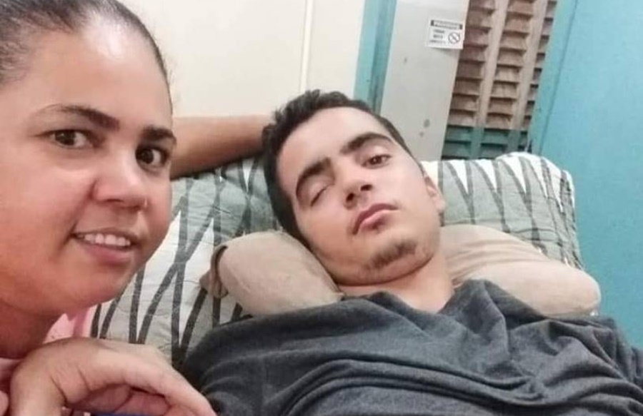 DRAMA: Família pede ajuda para rapaz paraplégico fazer fisioterapia