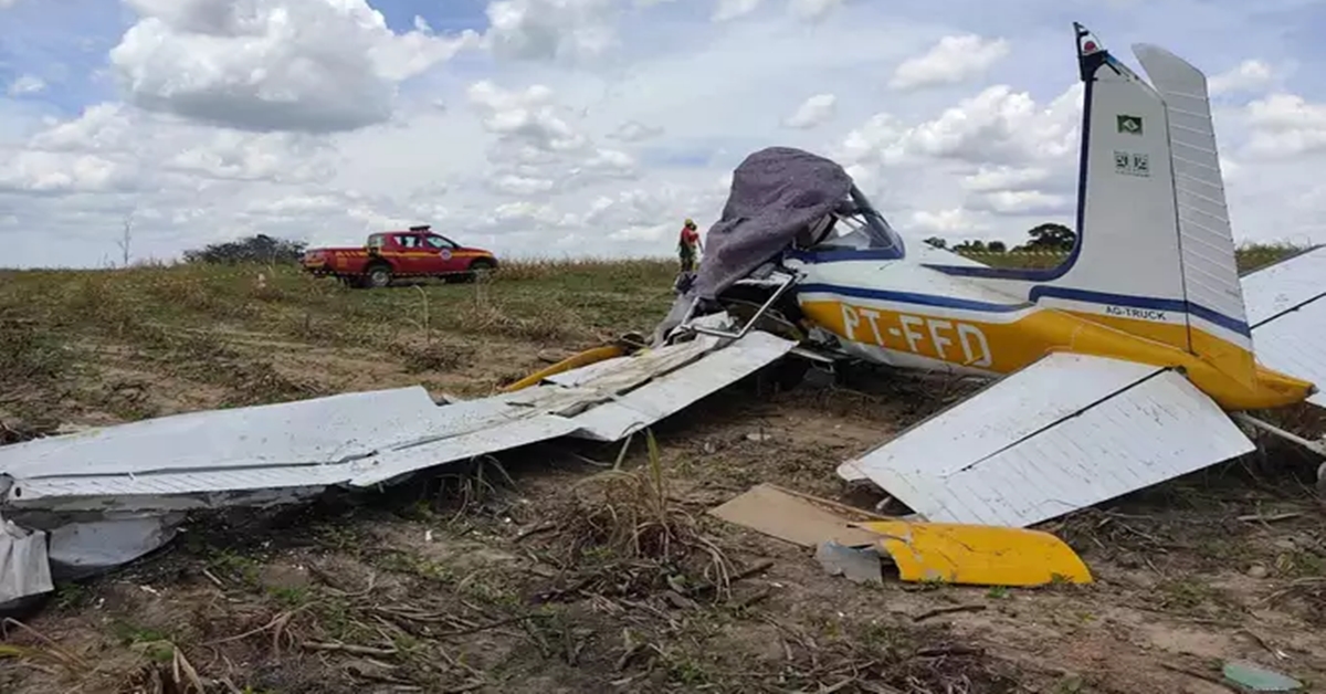 AGRÍCOLA: Avião monomotor usado para espalhar defensivos cai e mata uma pessoa