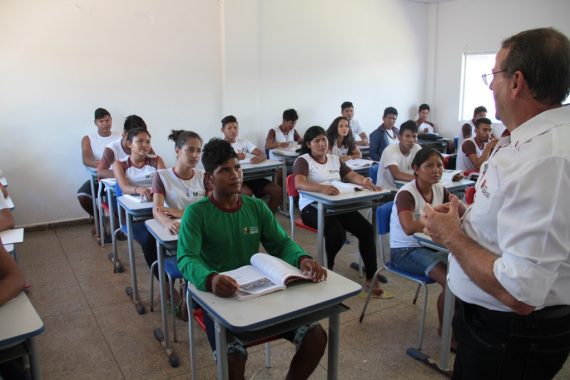 Servidores da educação recebem investimento para cursar mestrado