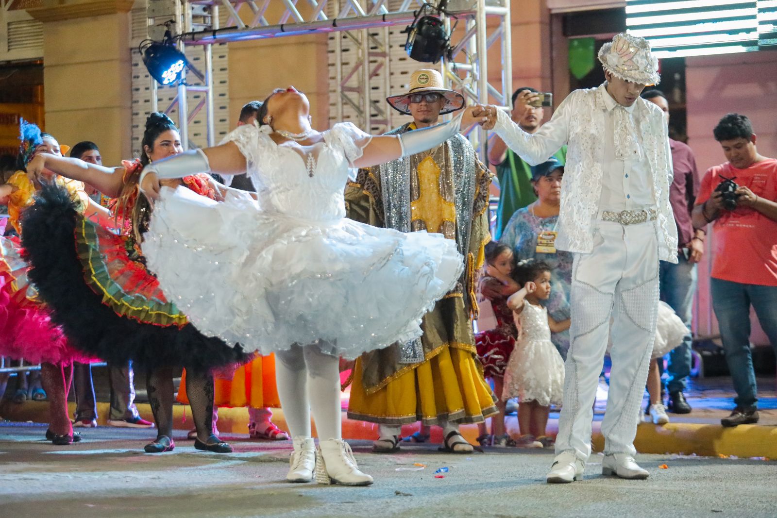 DIVERSÃO: Dois arraiás e uma quermesse marcam os festejos juninos desta semana em PVH