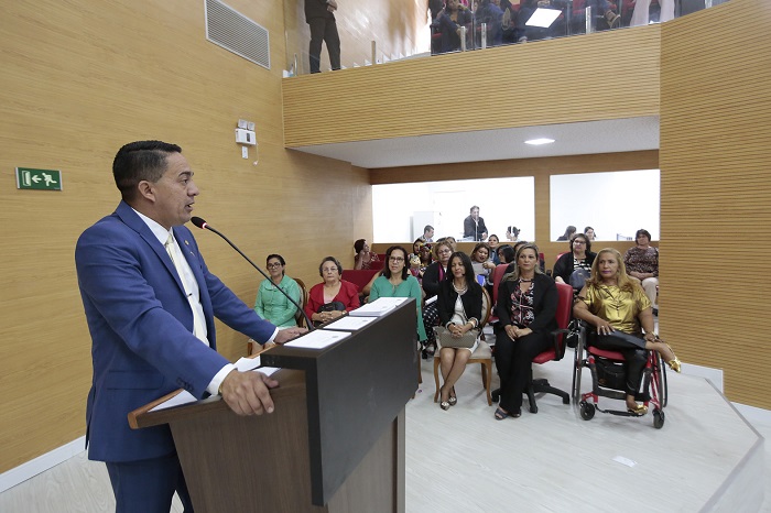 SOLENIDADE: Eyder Brasil parabeniza e defende ocupação de mulheres no poder