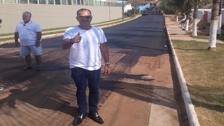 VEREADOR: Rua Jamari no bairro pedrinha recebe asfaltamento após pedido de Paulo Tico