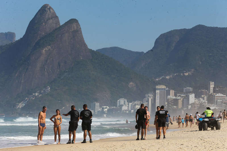 FINAIS DE SEMANA: Rio flexibiliza regras e praias voltam a ser liberadas