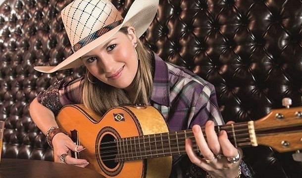 VIOLEIRA: Cantora de sertanejo raiz, Bruna Viola se apresenta em Porto Velho