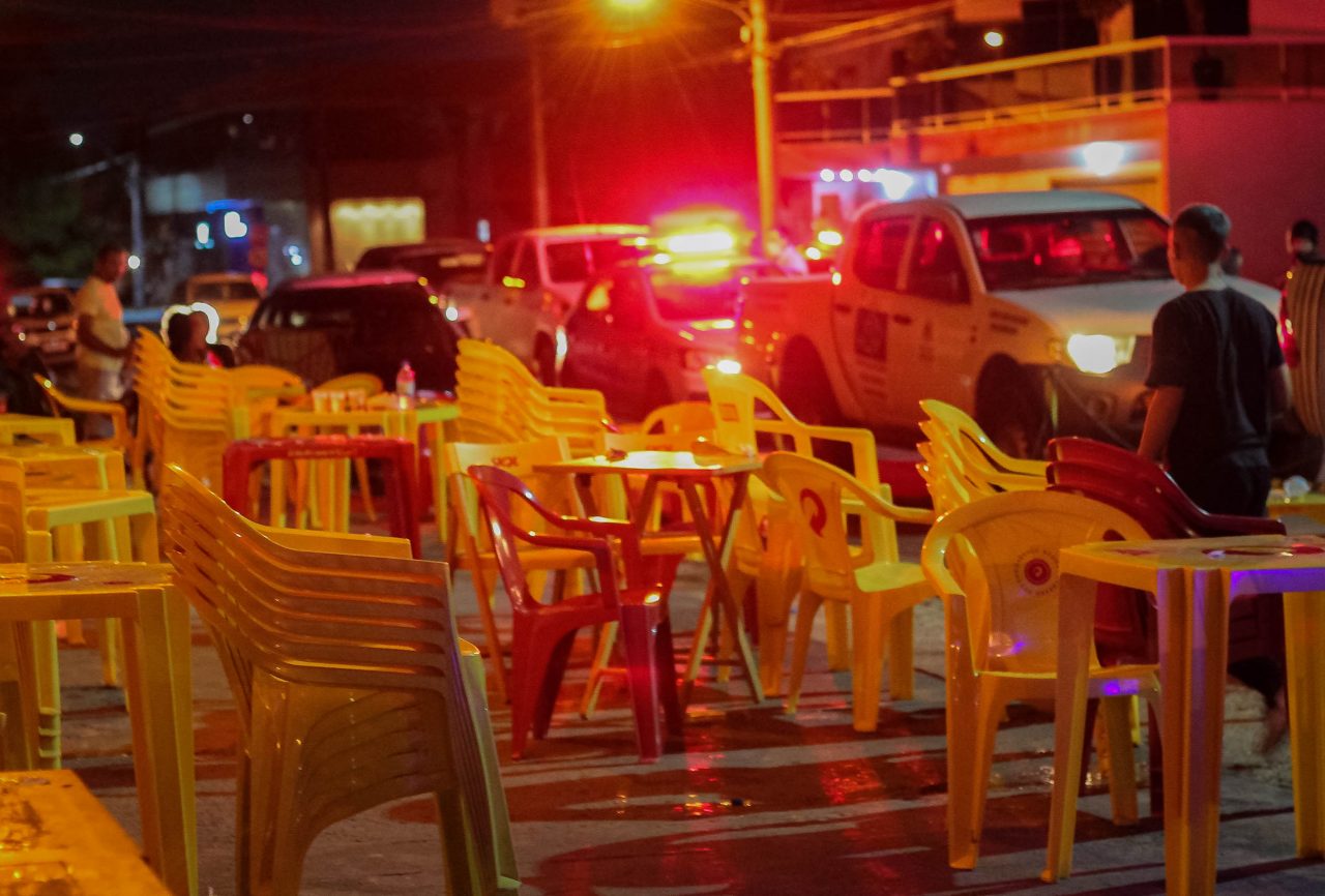 TERCEIRA ONDA: Operação fecha bares, pubs e estabelecimentos aglomerados na capital