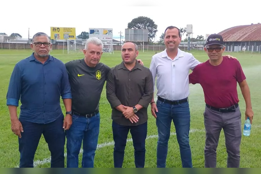PALCOS DO FUTEBOL: FFER entrega vestiários e irrigação em estádios de Vilhena e Rolim de Moura