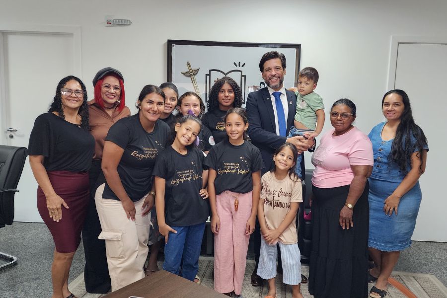 DELEGADO CAMARGO: Deputado conhece projeto que atende crianças e adolescentes na zona leste