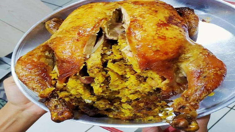 SABOROSO: Frango assado recheado com farofa para preparar no fim de semana