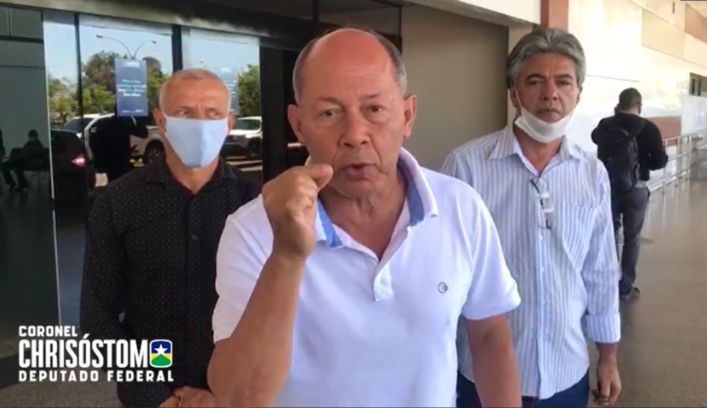 COM SECRETÁRIOS: Deputado Coronel Chrisostomo visita a cidade de Guajará-Mirim