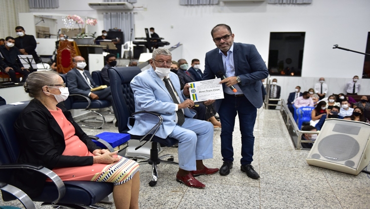 EM ROLIM DE MOURA: Cirone Deiró homenageia com Voto de Louvor pastor Manoel Ângelo Chagas 