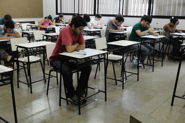 VALENDO: 19 órgãos estão com concursos públicos abertos para todos os níveis de escolaridade