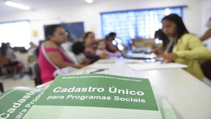 COLUNA SEMANAL: População está revoltada com CRAS sem atendimento e dizem que podem se rebelar