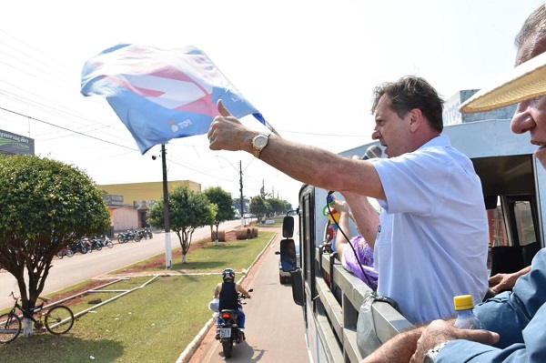 CARAVANA: Acir Gurgacz reforça campanha na Zona da Mata