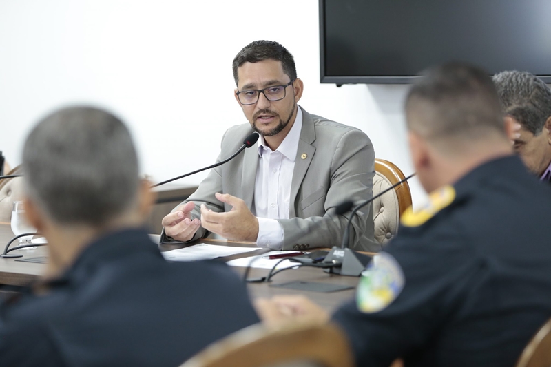 POLICIAMENTO: Moradores do Arigolândia clamam por segurança e Anderson intercede