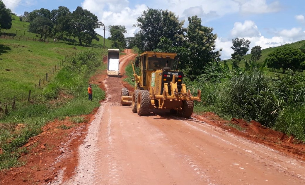 INVERNO AMAZÔNICO: DER realiza manutenção da RO-491 que liga Santa Luzia a São Felipe