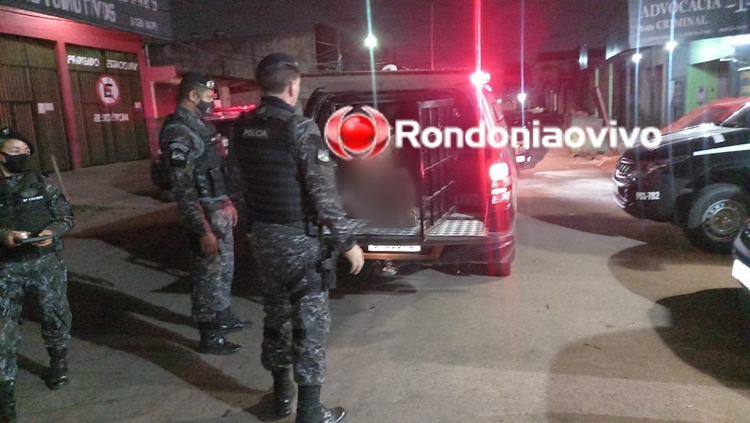 DESACATOU: Mulher é presa em bar por chamar policiais militares de lisos e favelados