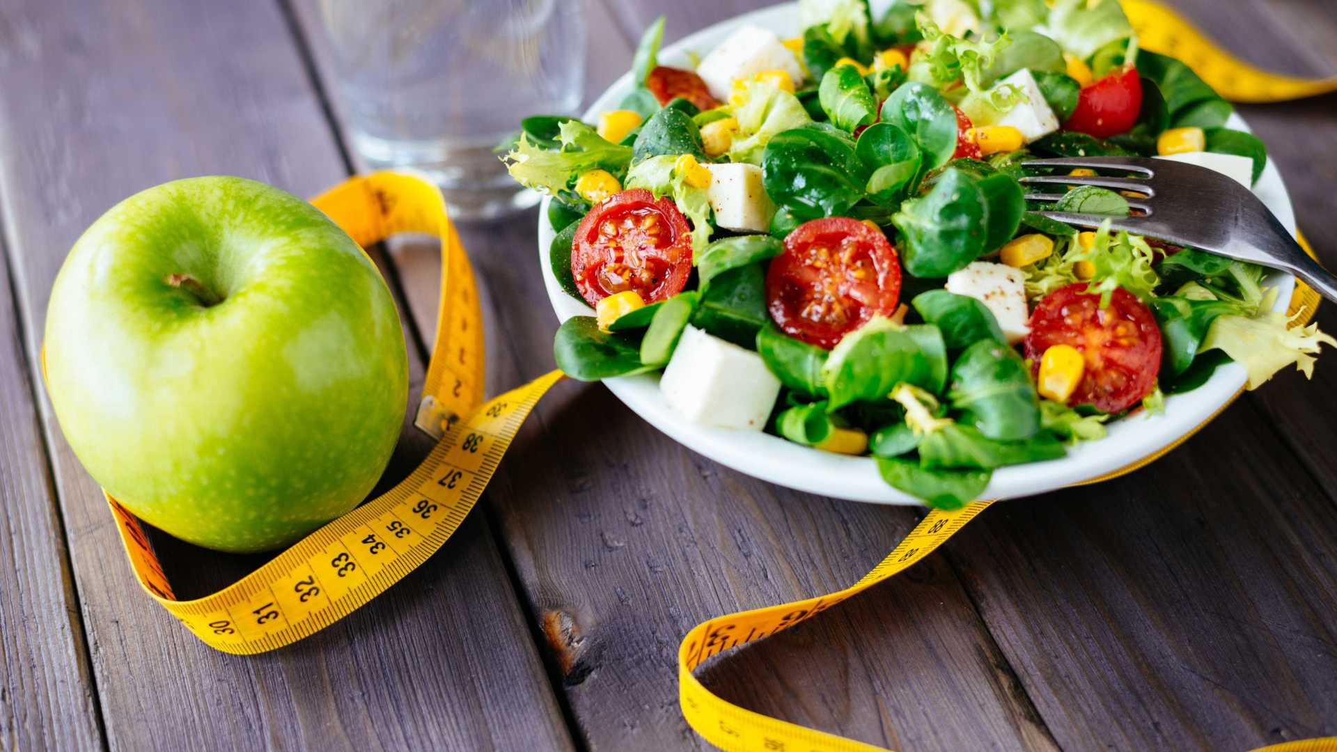 PESO: Saiba as diferenças entre dietas paleo, detox, mediterrânea e lowcarb