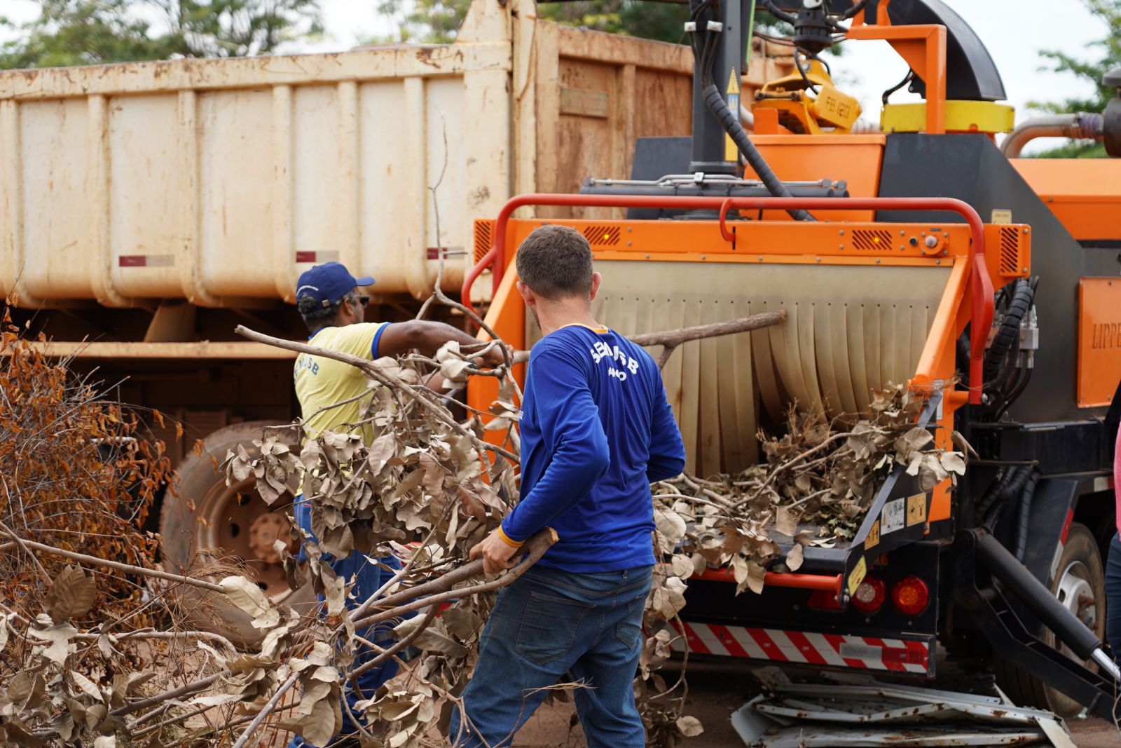 MENOS LIXO, MAIS ADUBO: Equipamento transforma restos de poda em recurso sustentável em Porto Velho