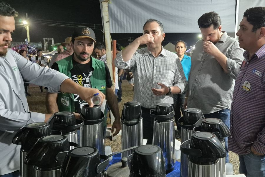 JEAN OLIVEIRA: Deputado e Sérgio Gonçalves prestigiam 2º Concurso de Qualidade do Café