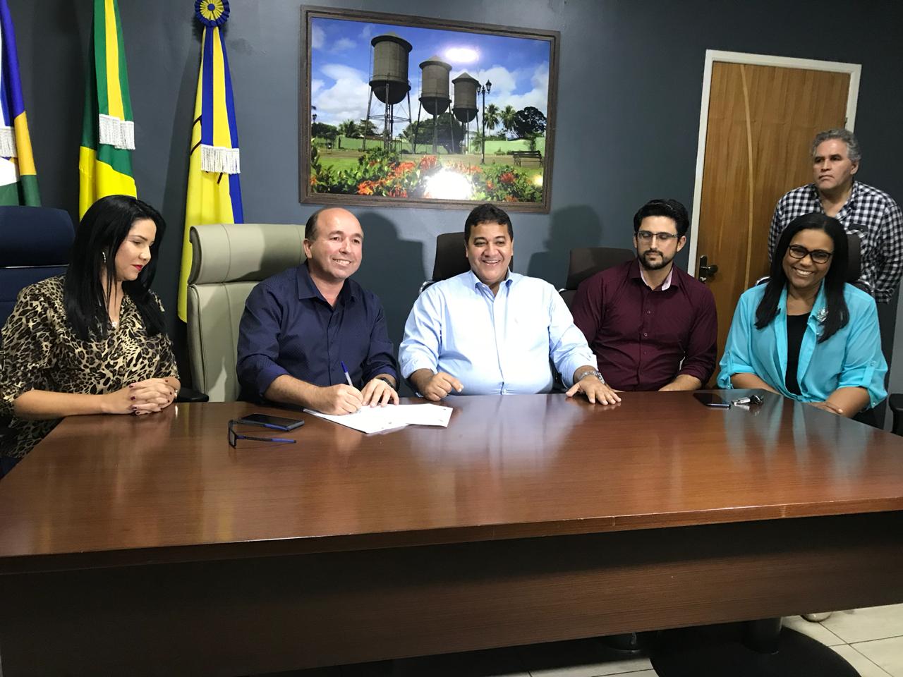 EMPOSSADOS: Presidente da Câmara de Porto Velho homologa concurso de 2018