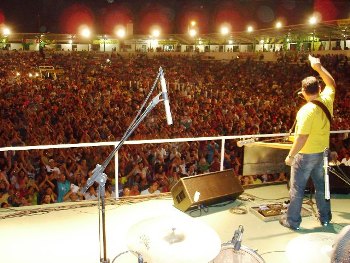 Show evangélico atrai 18 mil pessoas na Expovil