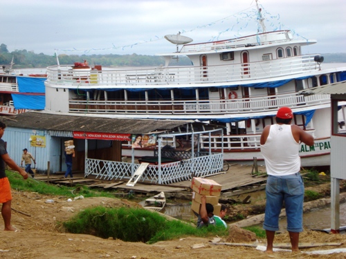 PIRATARIA - Embarcação é assaltada no rio Madeira por sete homens fortemente armados