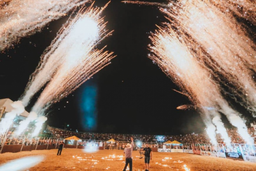 DE GRAÇA: População terá acesso a shows da Expovel sem pagamento de ingressos