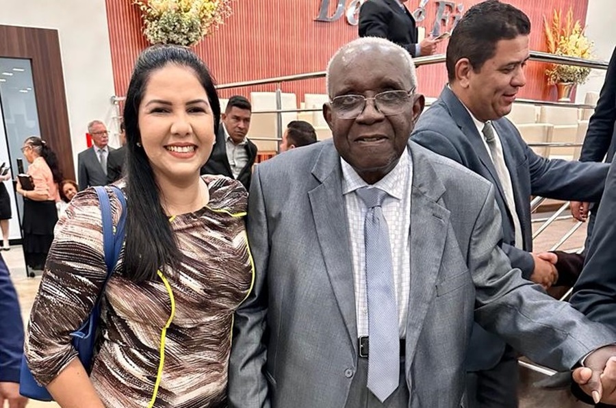 CRISTIANE LOPES: Deputada Federal lamenta falecimento do pastor Joel Holder