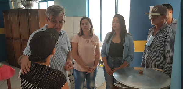 DESCASO: Cristiane Lopes cobra melhorias para a Escola Municipal Rio Pardo