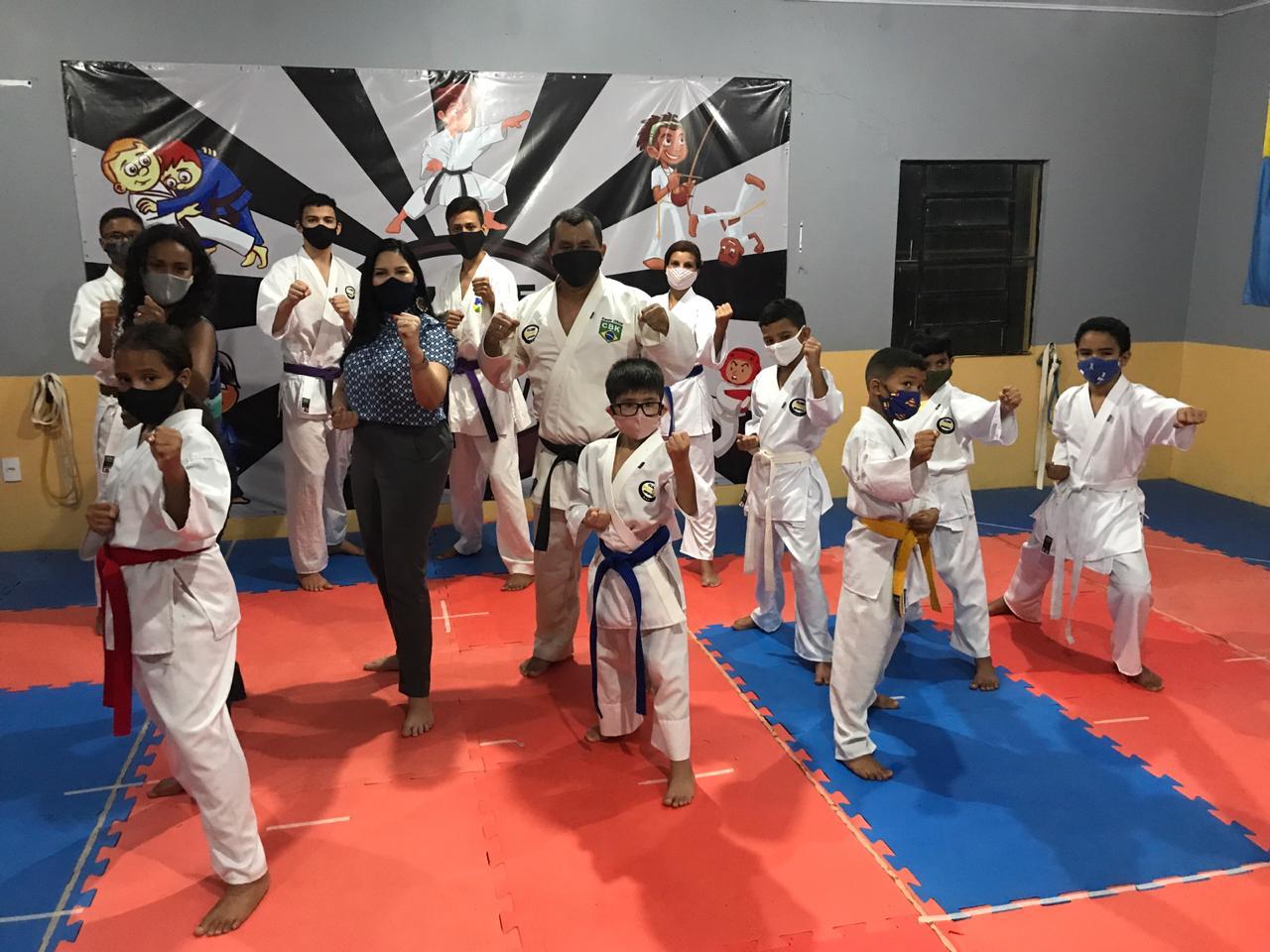  PROPOSTAS DE GOVERNO: Após visita no Clube Shotokan, Cristina Lopes diz que esporte será prioridade