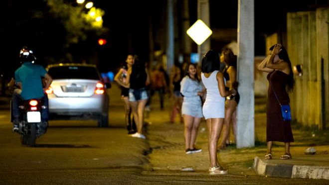 CALOTE E SURRA: Garotas de programa são agredidas por cliente ao cobrarem serviço