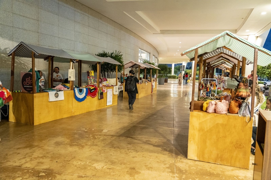 FEIRA: Pequenos empreendedores expõem seus produtos no shopping de Porto Velho