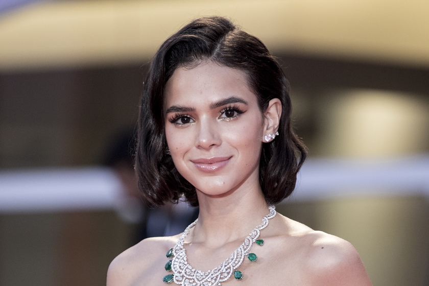 FAMOSOS: Bruna Marquezine faz desabafo após comprar mansão de Flávia Alessandra