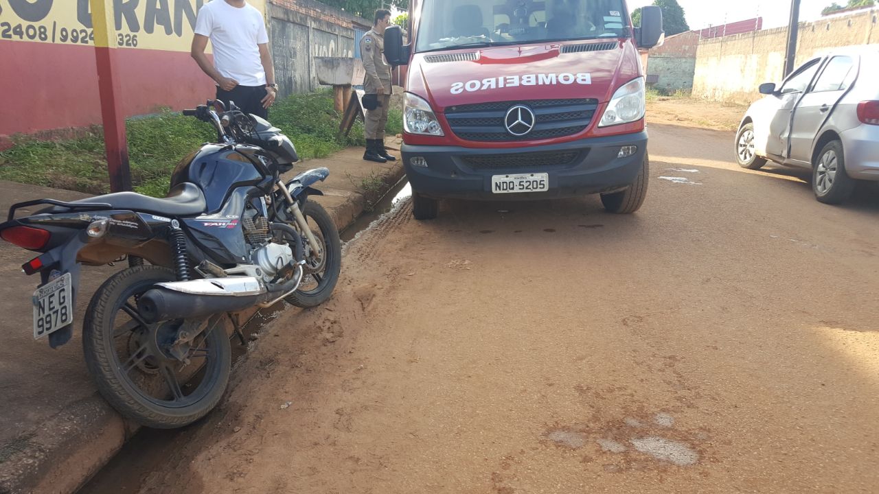 EMPRESTADA: Menor sofre acidente, fica ferido e é detido com dono da moto