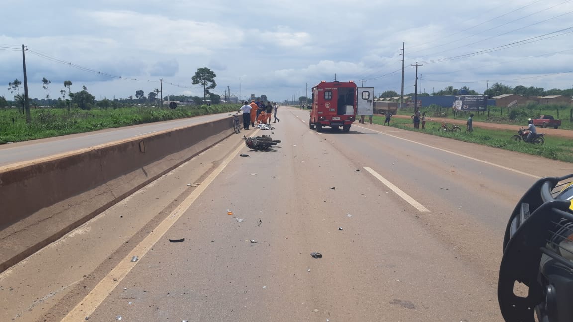 IMPRUDÊNCIA: Motociclista morre em acidente na BR-364 ao fazer retorno proibido