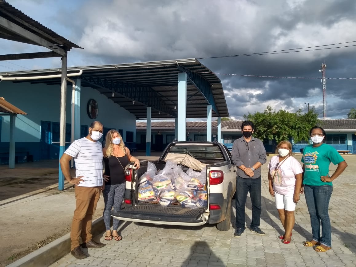 NATAL SOLIDÁRIO: Sindicato dos Peritos Criminais realiza doação de várias cestas básicas