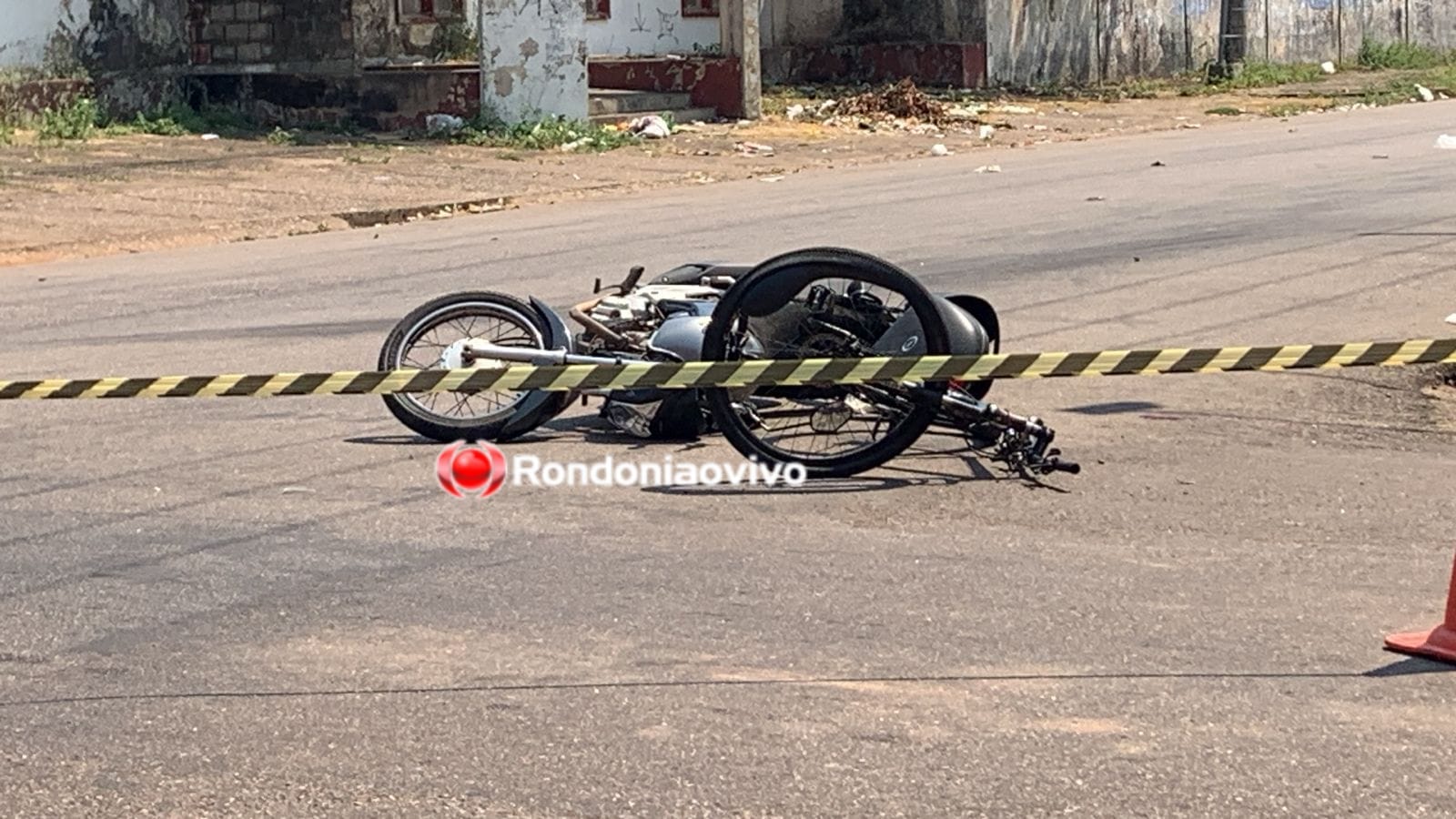 URGENTE: Motociclista de 60 anos sai da igreja e fica desacordada em grave atropelamento 