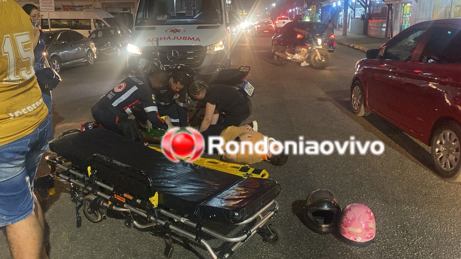 CARRO AVANÇOU: Motociclista sofre fratura na perna após grave acidente na Calama