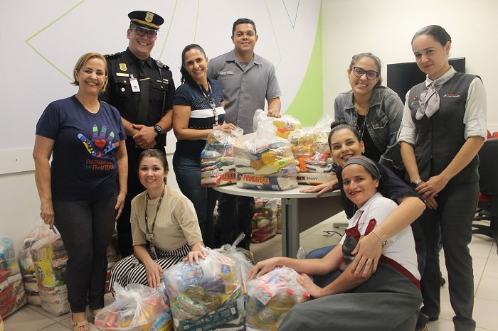 NATAL SEM FOME: Porto Velho Shopping doa 4 toneladas de alimentos para instituições