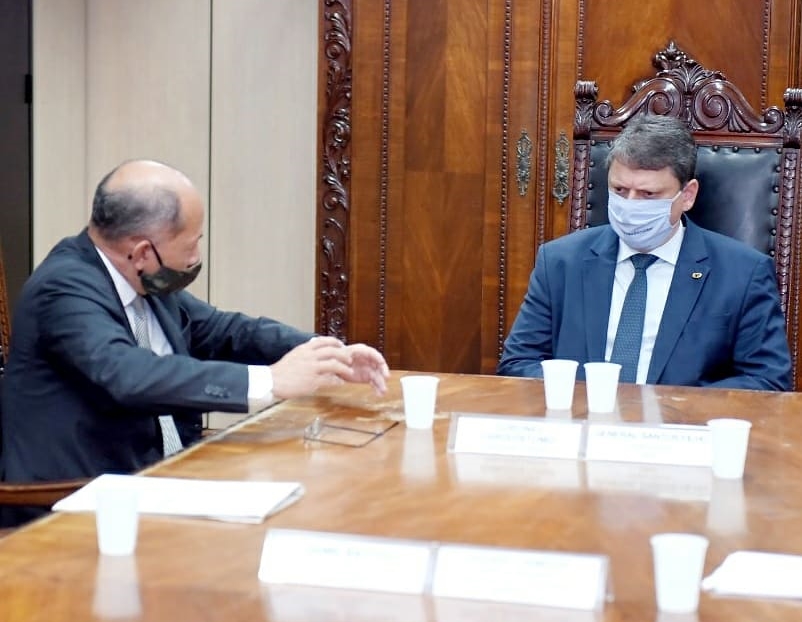 EM BRASÍLIA: Ministro da infraestrutura, Tarcísio Gomes, recebe deputado Coronel Chrisostomo