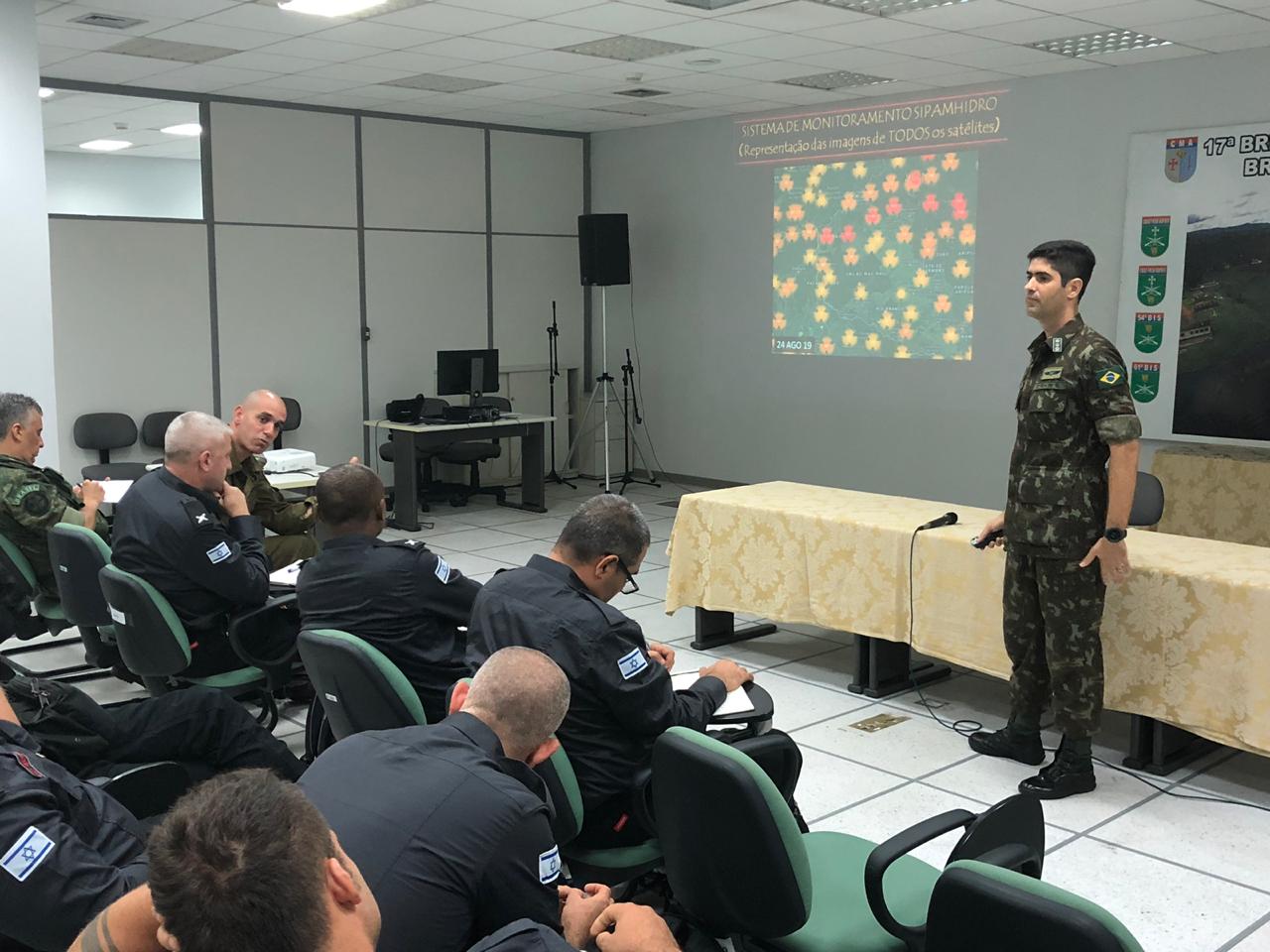 OPERAÇÃO VERDE BRASIL: Bombeiros israelenses iniciam apoio no combate às queimadas em RO