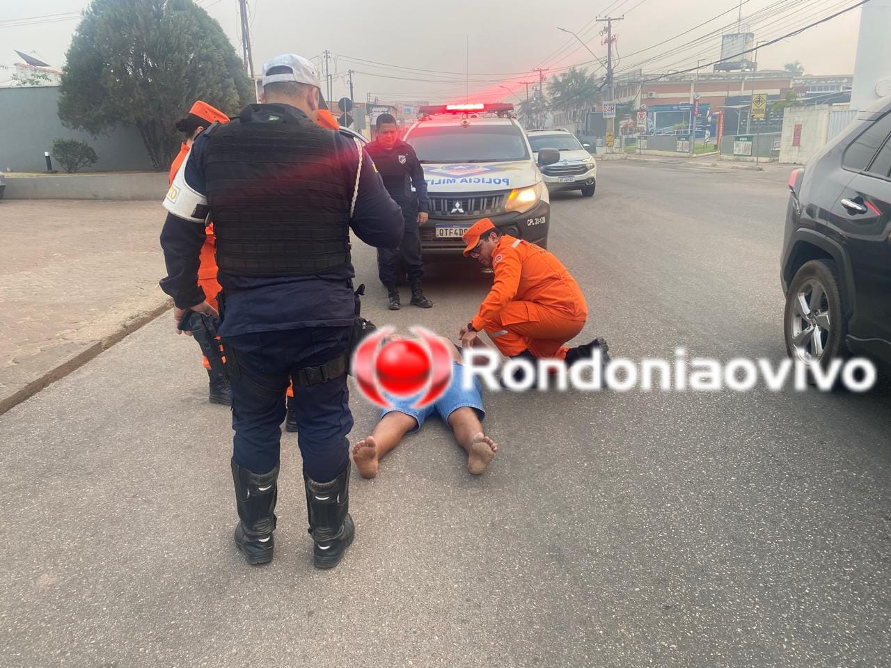 FERIMENTOS: Criança e pai são atropelados por carro em frente de condomínio na zona Norte