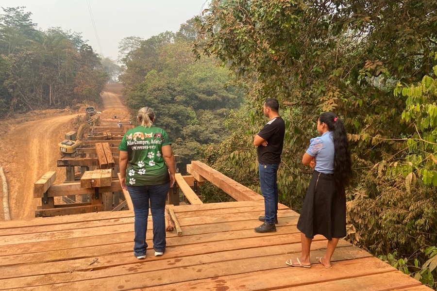 MÁRCIA SOCORRISTA: Vereadora realiza fiscalização em Ponte da Bacia Leiteira