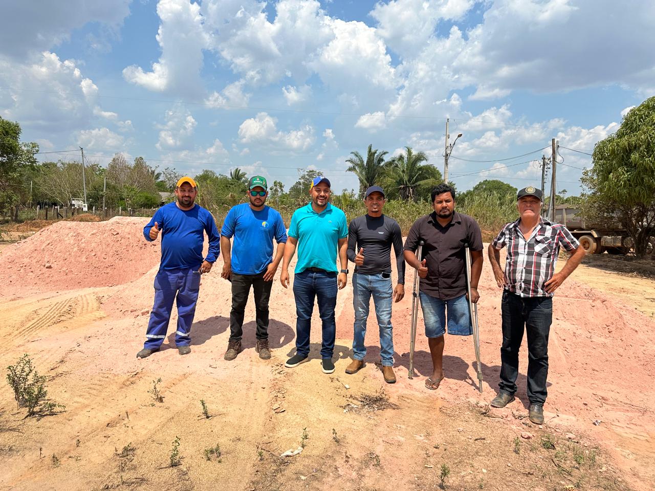 DR. GILBER: Mobilização de vereador garante calcário a produtores da capital