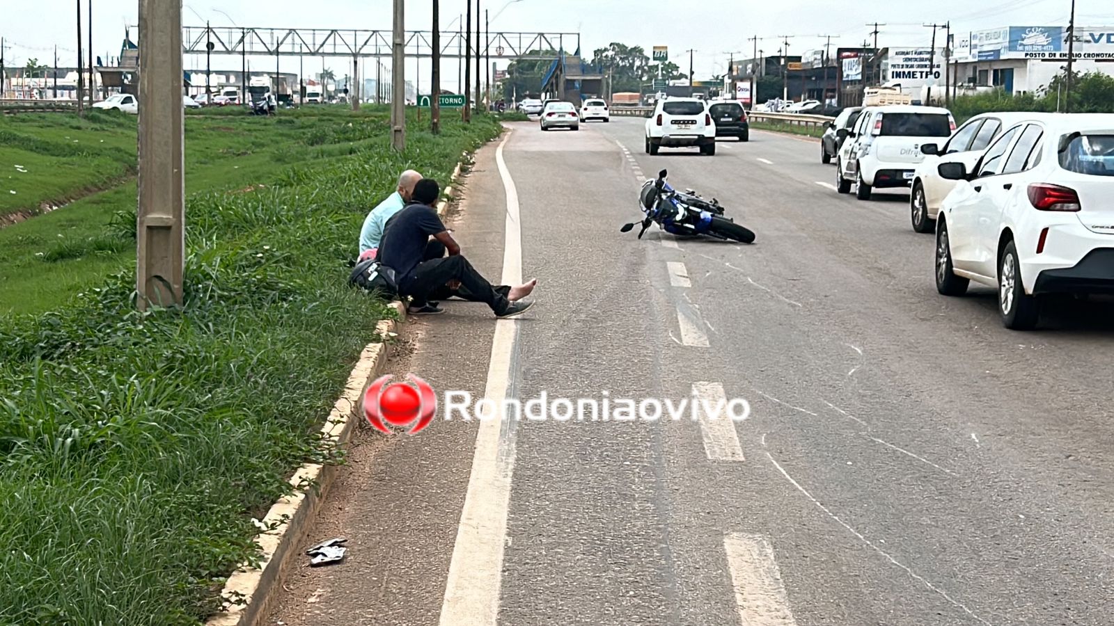 VÍDEO: Acidente na BR-364 deixa dois motociclistas lesionados