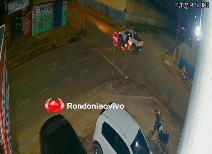 AVANÇOU: Vídeo registra grave colisão entre moto e carro em Porto Velho 