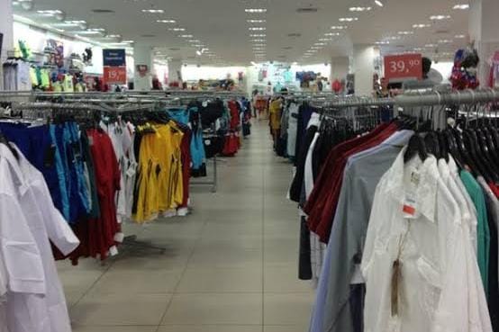 NO SHOPPING: Adolescente é detida por furtar 14 bermudas após convite da sogra